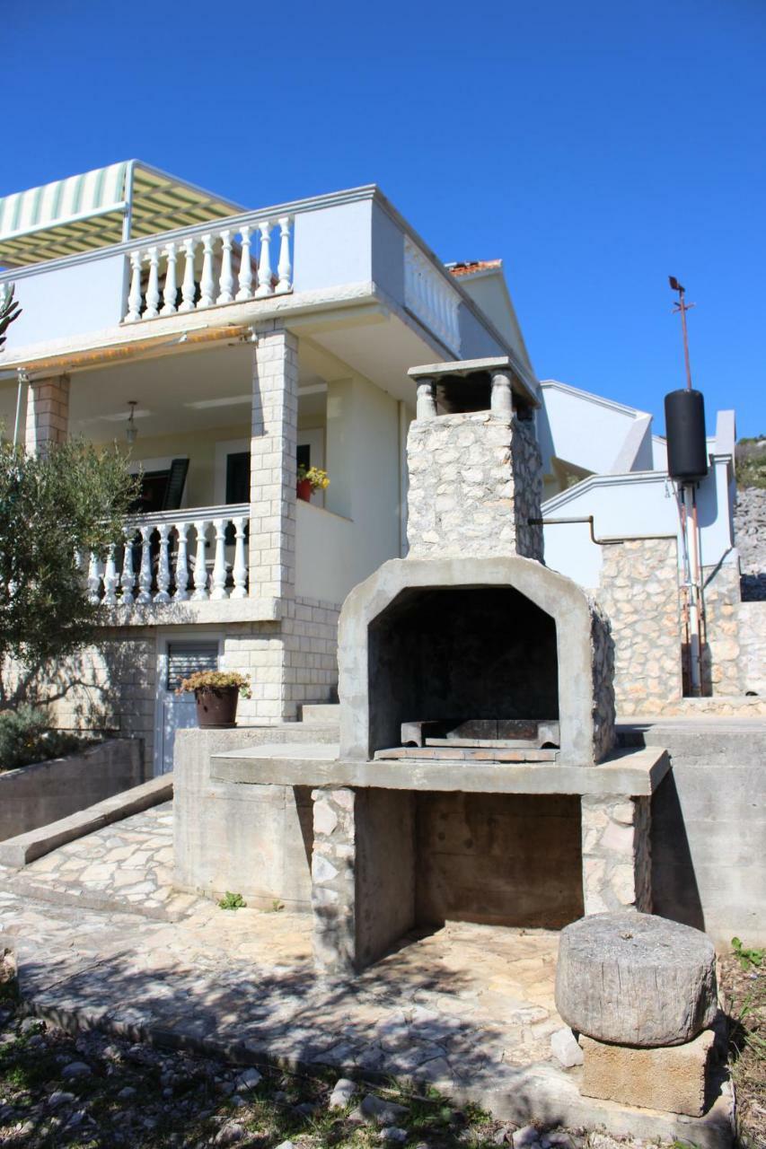 Robinzon Kuca Vila Valentina Holiday home *